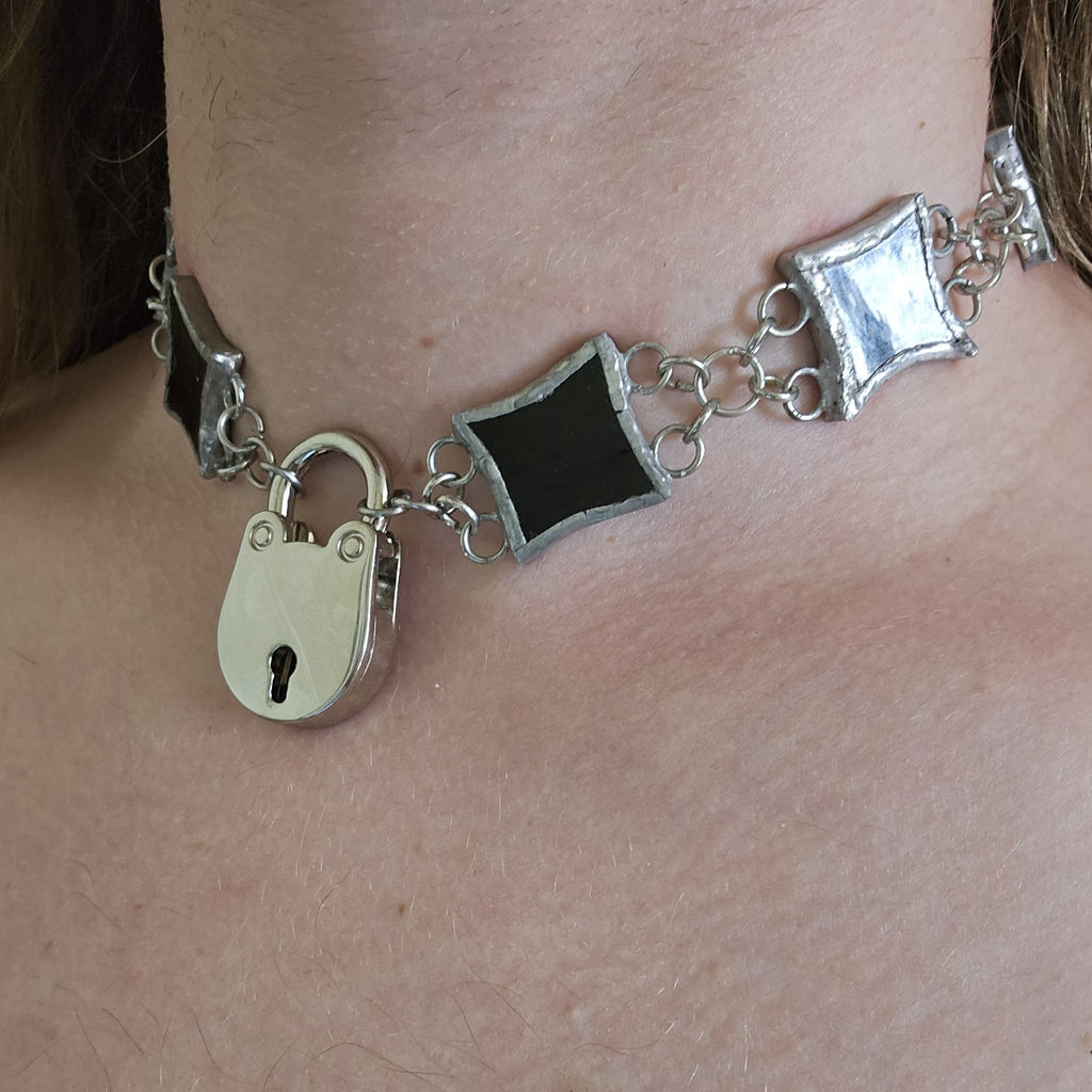 Pillion Lock Choker